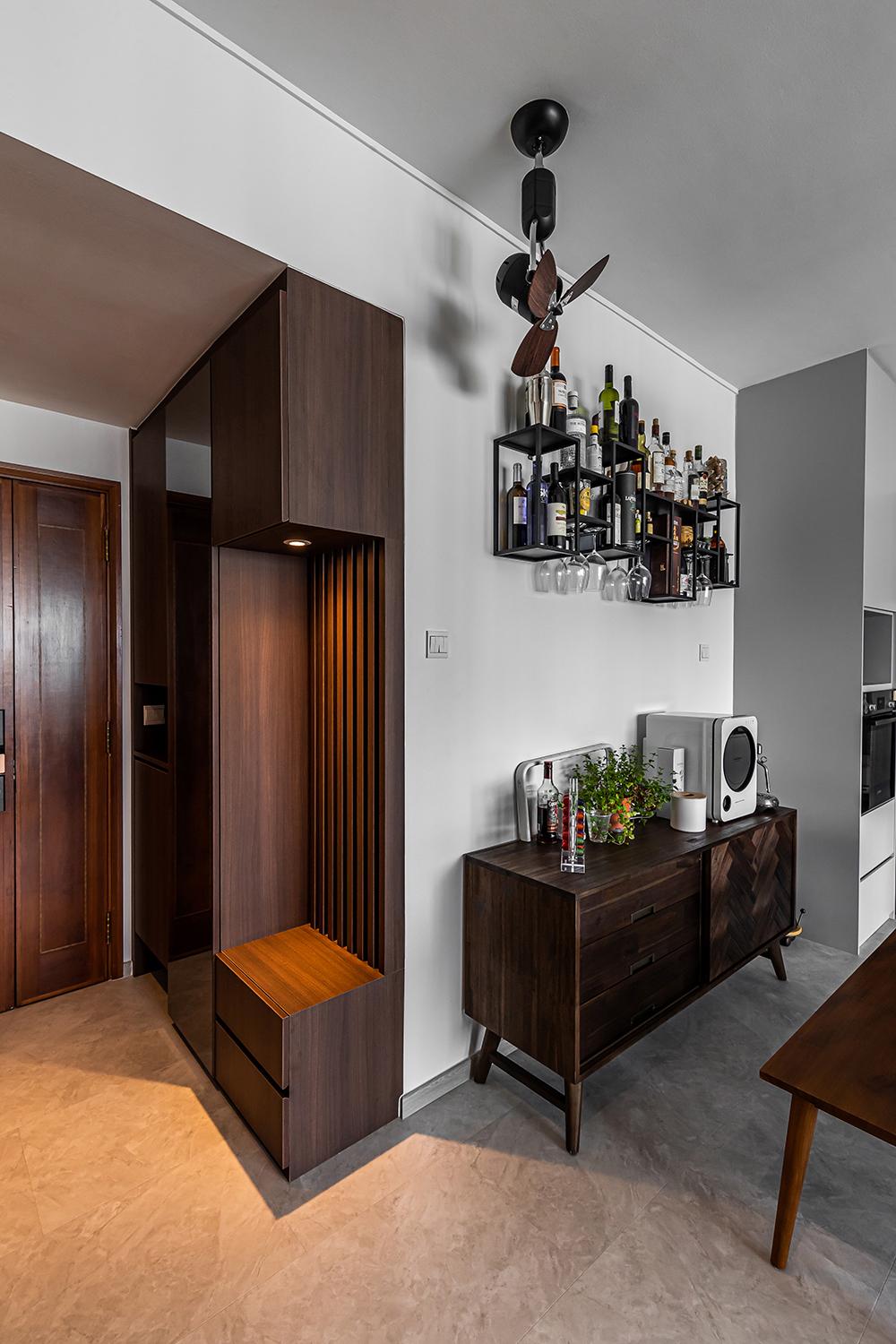 Modern Foyer with Settee and Ceiling Fan