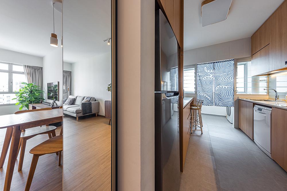 Scandinavian Kitchen with Homogeneous Tiles and Mirror