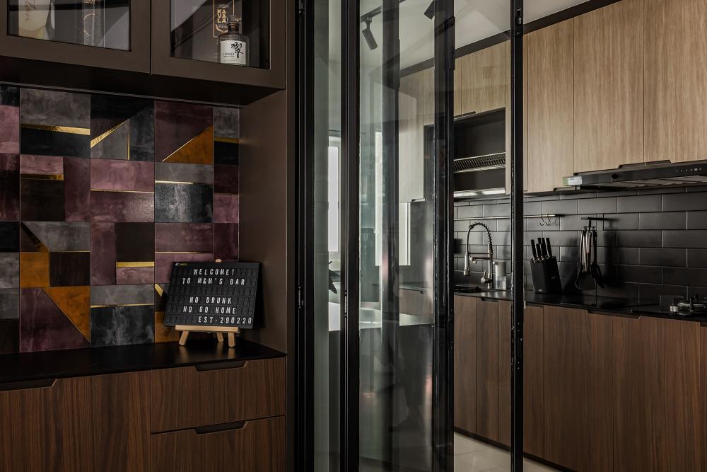 Industrial Kitchen with Homogeneous Tiles and Glass Door