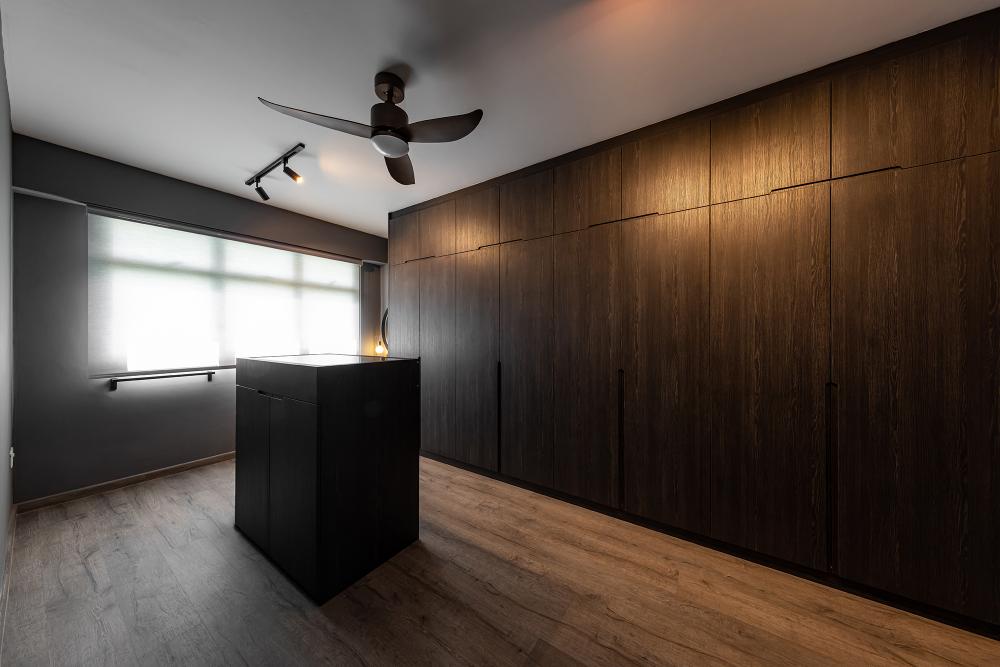 Industrial Walk-in Wardrobe with Mirror and Wardrobe