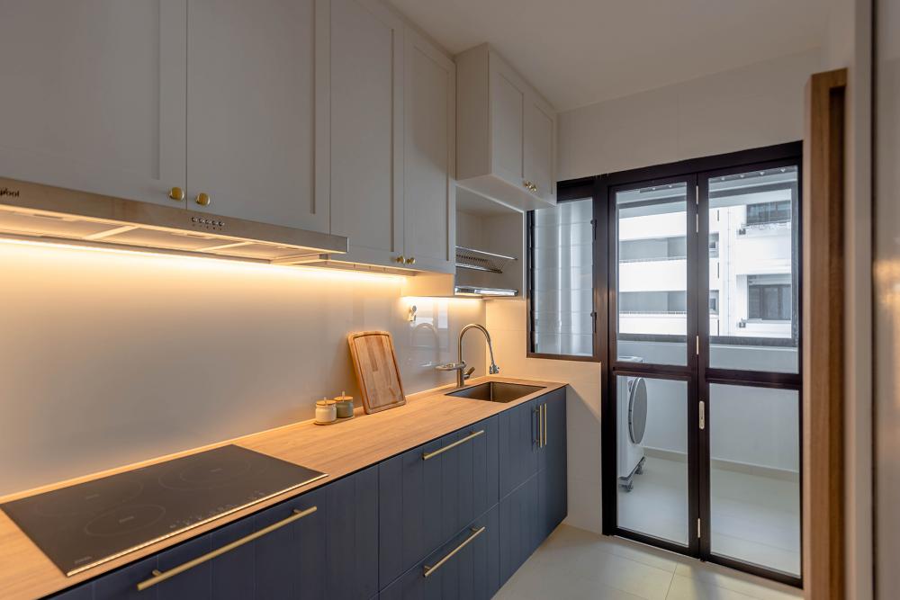 Country Kitchen with Countertop and Homogeneous Tiles
