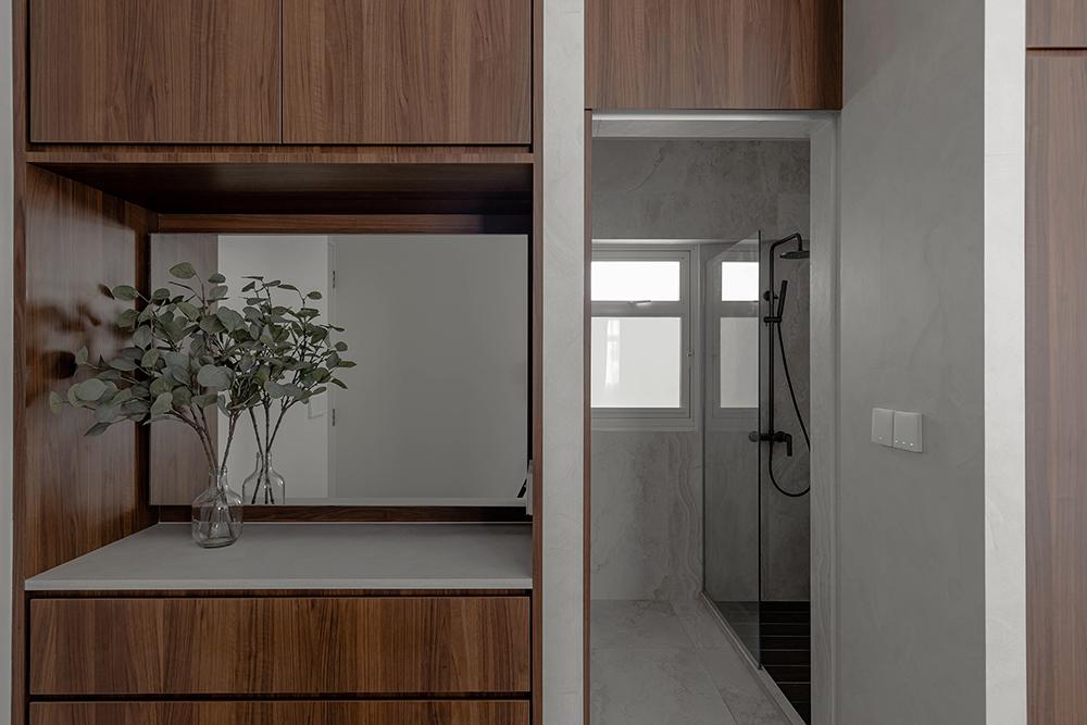Scandinavian Walk-in Wardrobe with Mirror and Wardrobe
