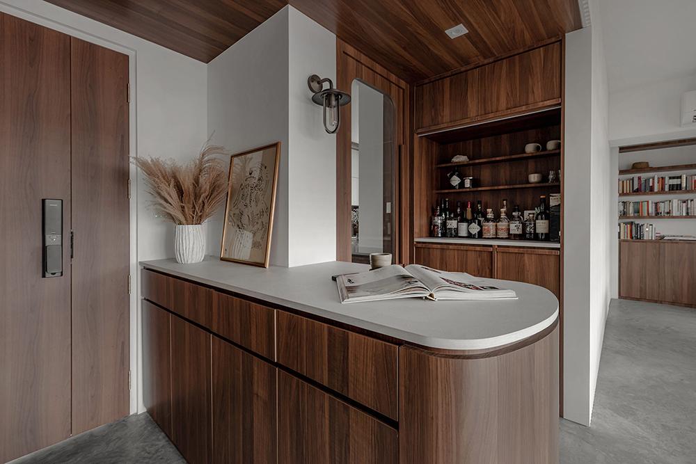 Scandinavian Home Bar with Countertop and Bar Counter