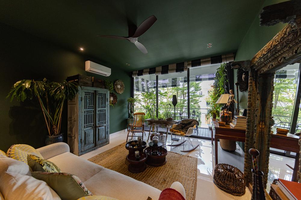 Eclectic Living Room with Mirror and Artwork