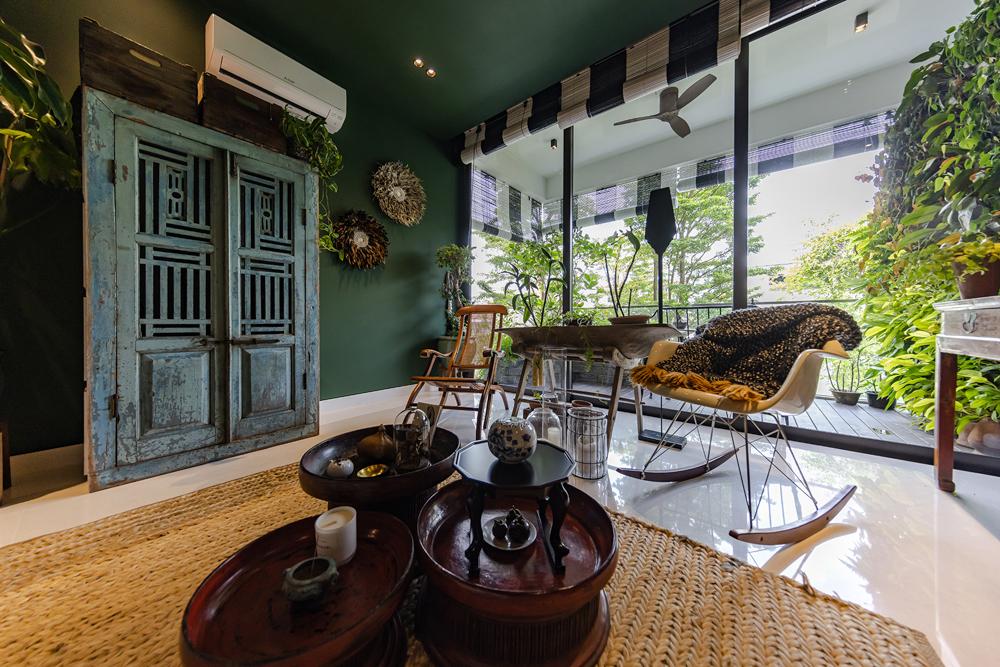 Eclectic Living Room with Artwork and Rugs