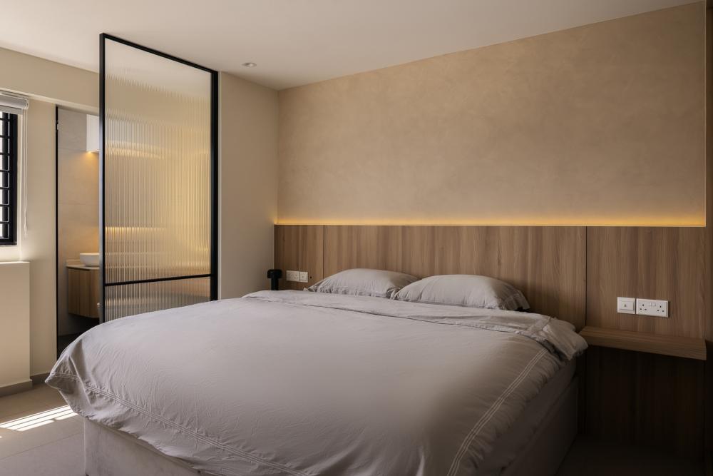 Asian Bedroom with Homogeneous Tiles and Feature Wall