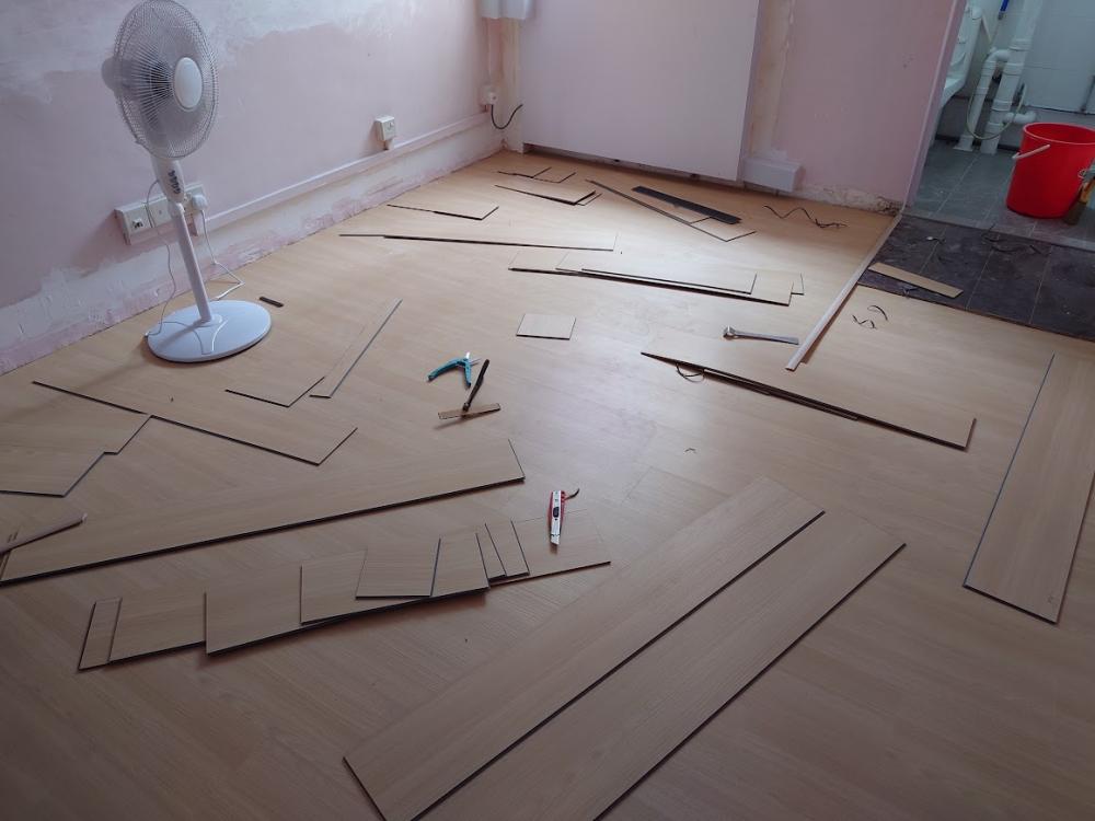 Asian Bedroom with Vinyl Flooring and Herringbone Tiling