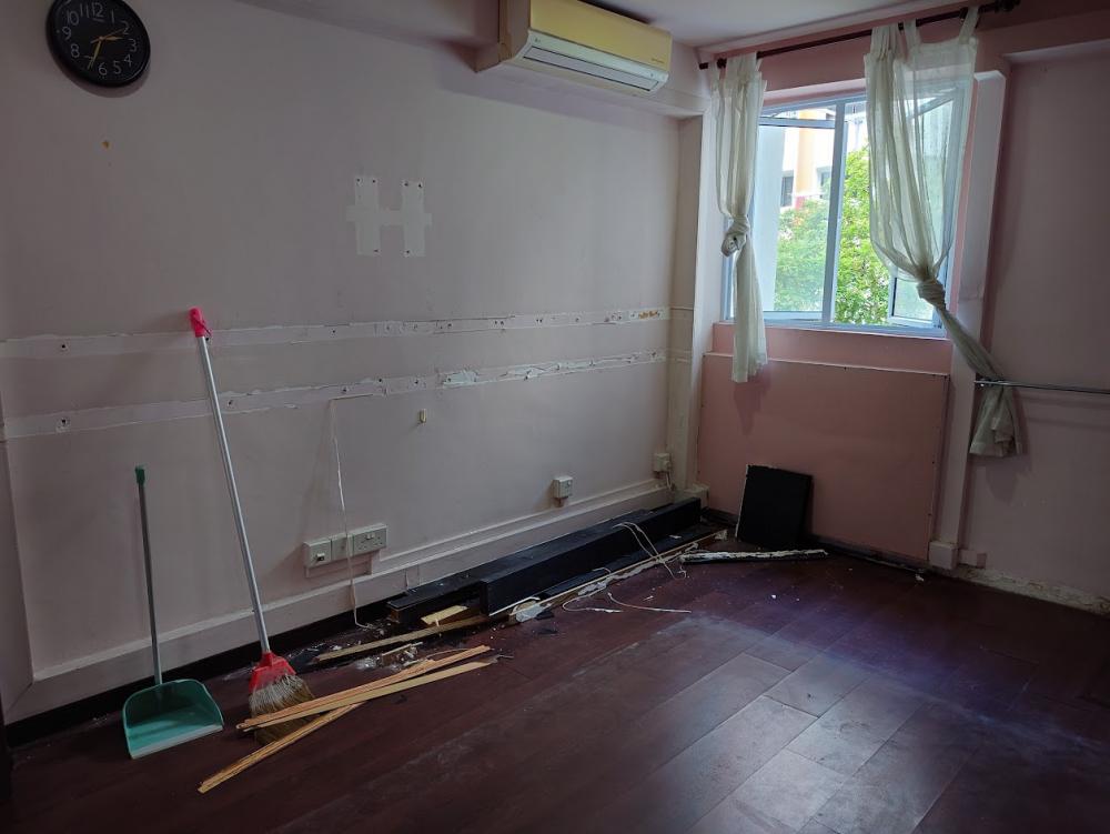 Asian Bedroom with Vinyl Flooring and Wood Flooring