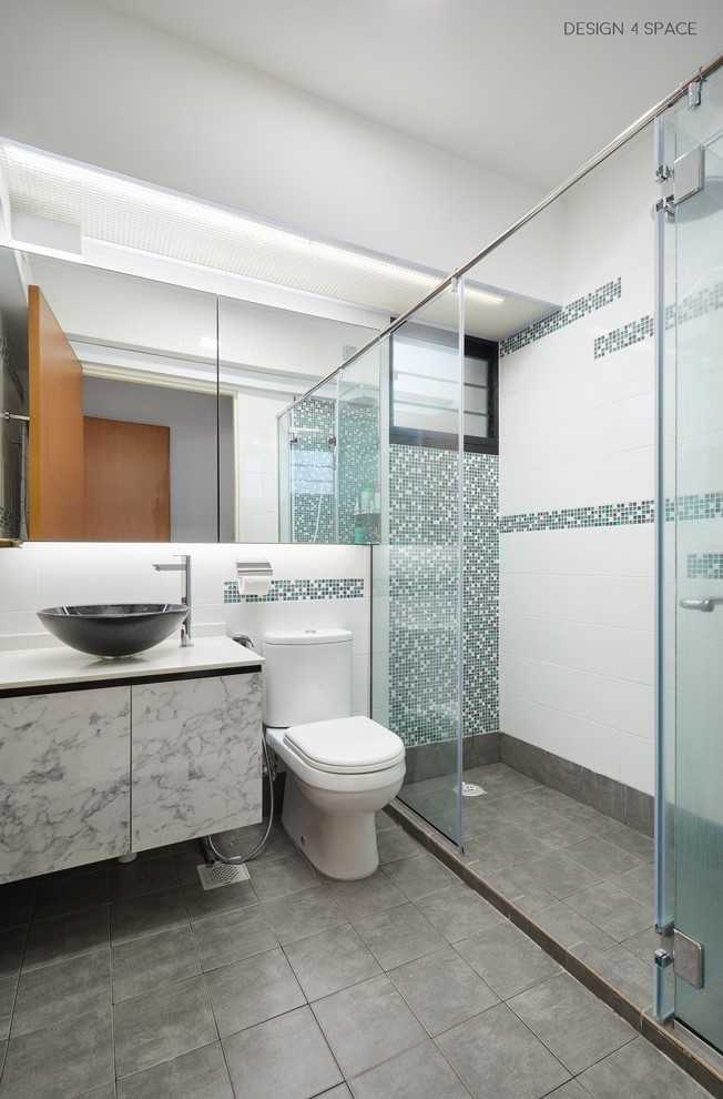 Scandinavian Bathroom with Mirror and Shower Screen