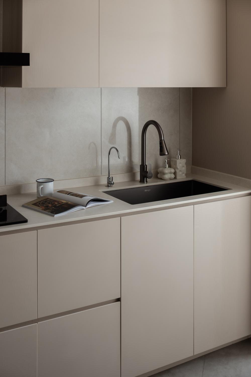 Modern Kitchen with Homogeneous Tiles and Cupboard