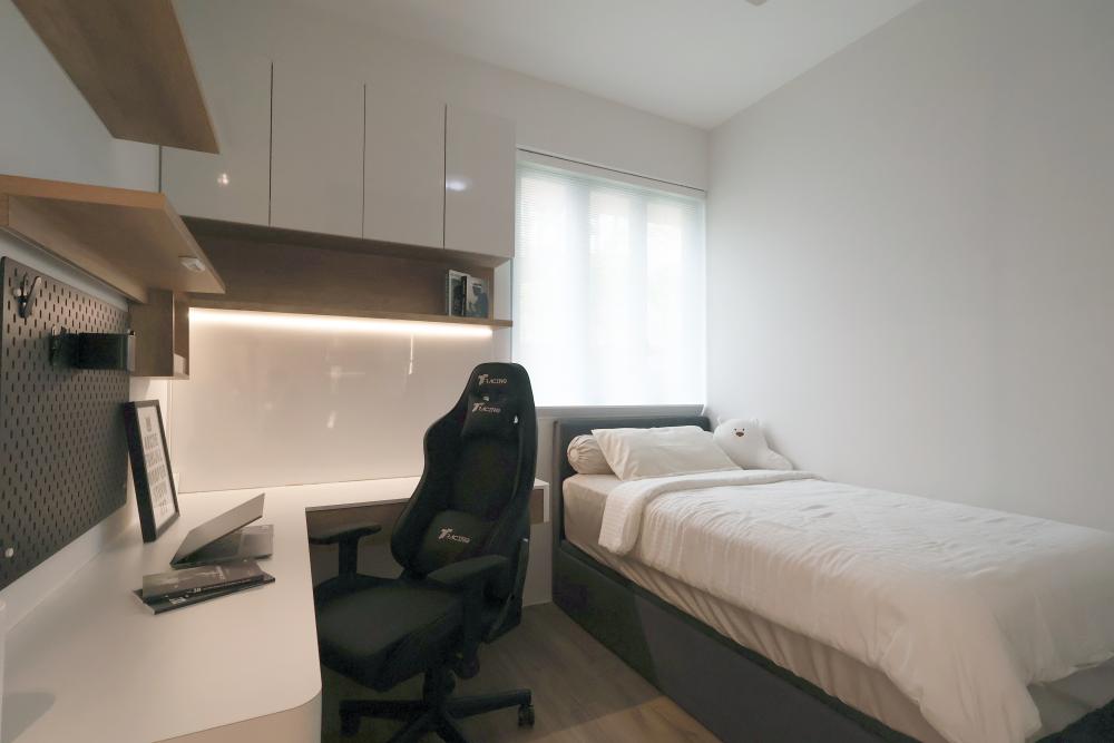 Modern Bedroom with Ceiling Light and Wardrobe