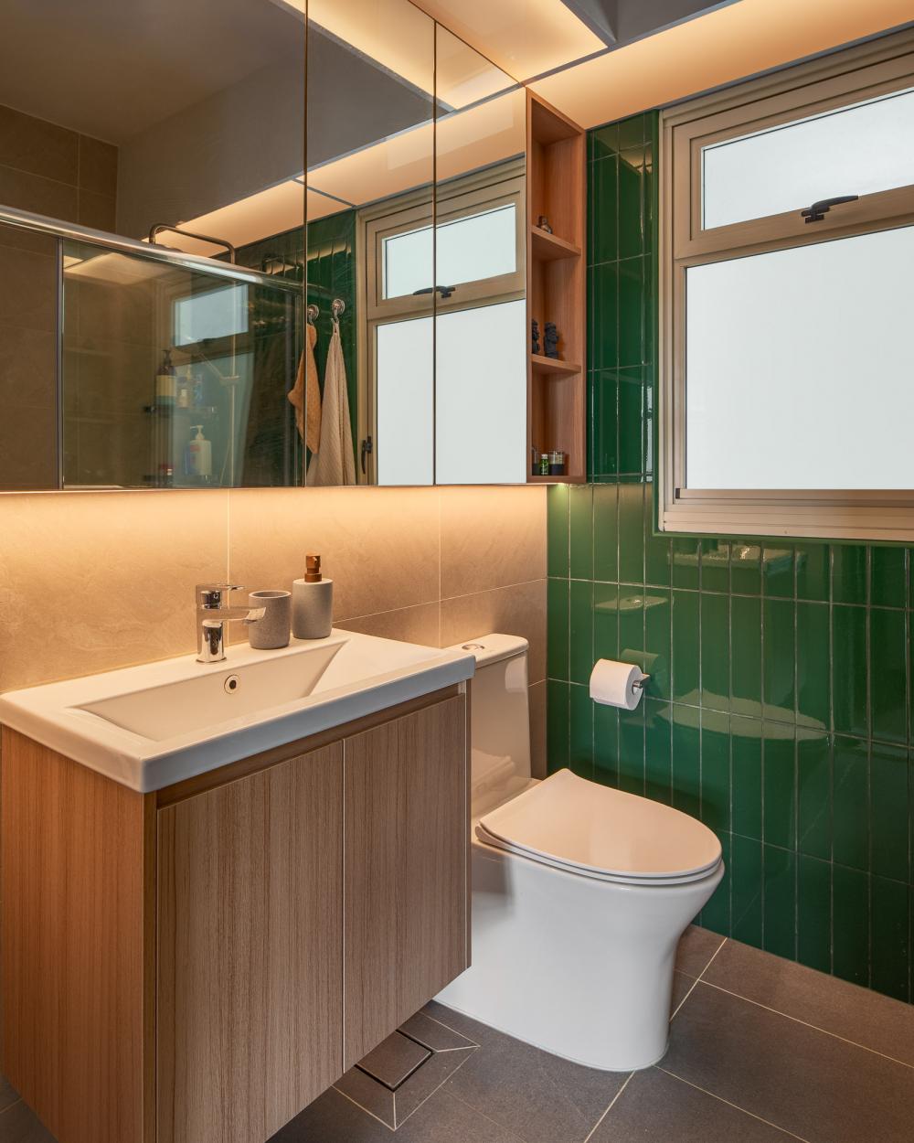Country Bathroom with Homogeneous Tiles and Mirror