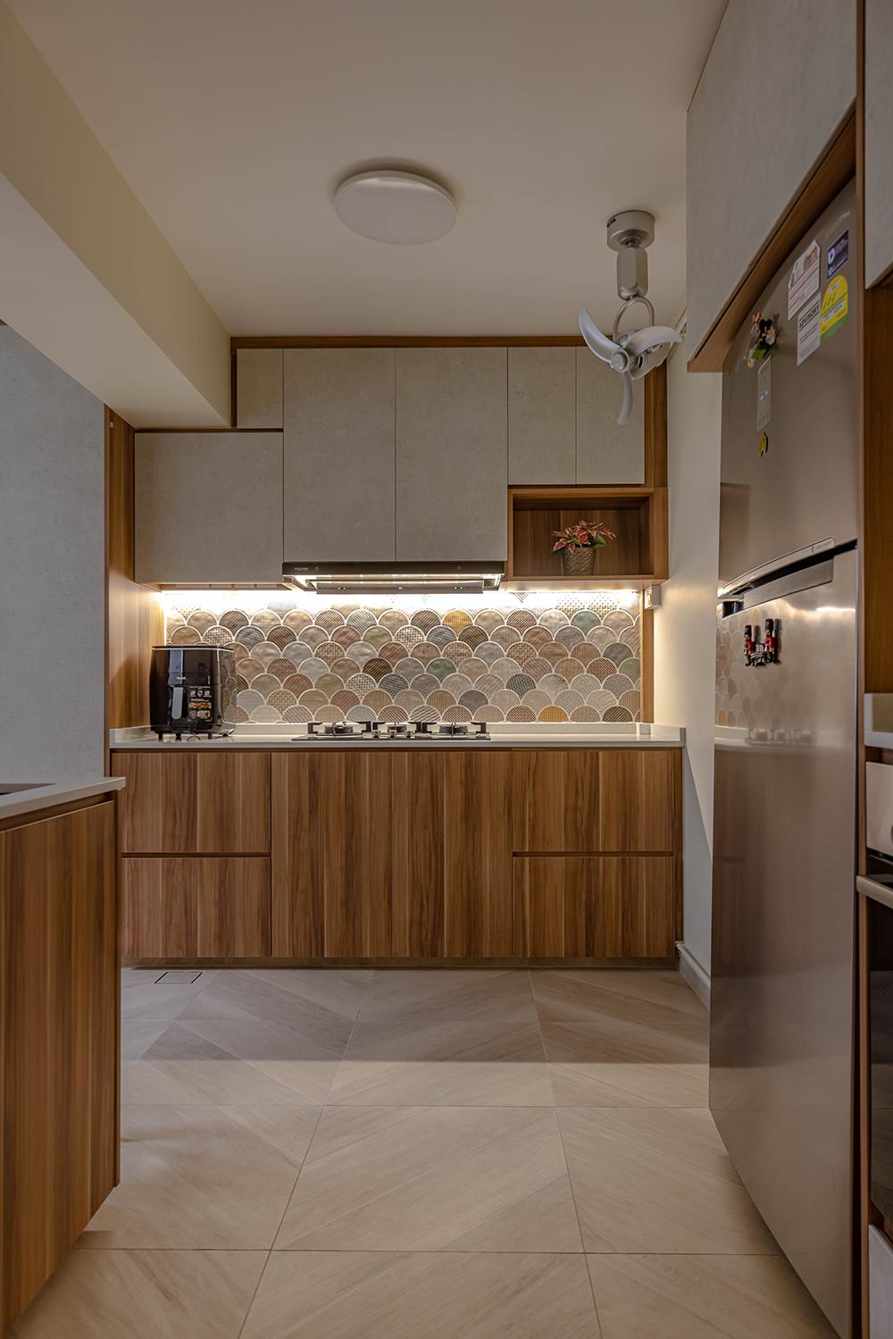 Eclectic Kitchen with Countertop and Homogeneous Tiles