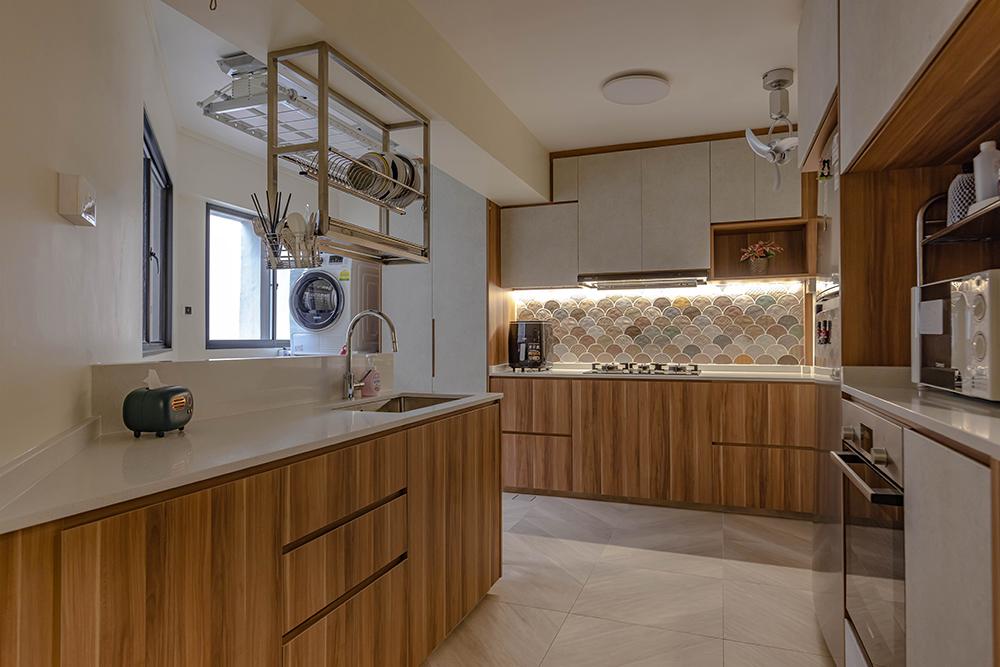 Eclectic Kitchen with Countertop and Homogeneous Tiles