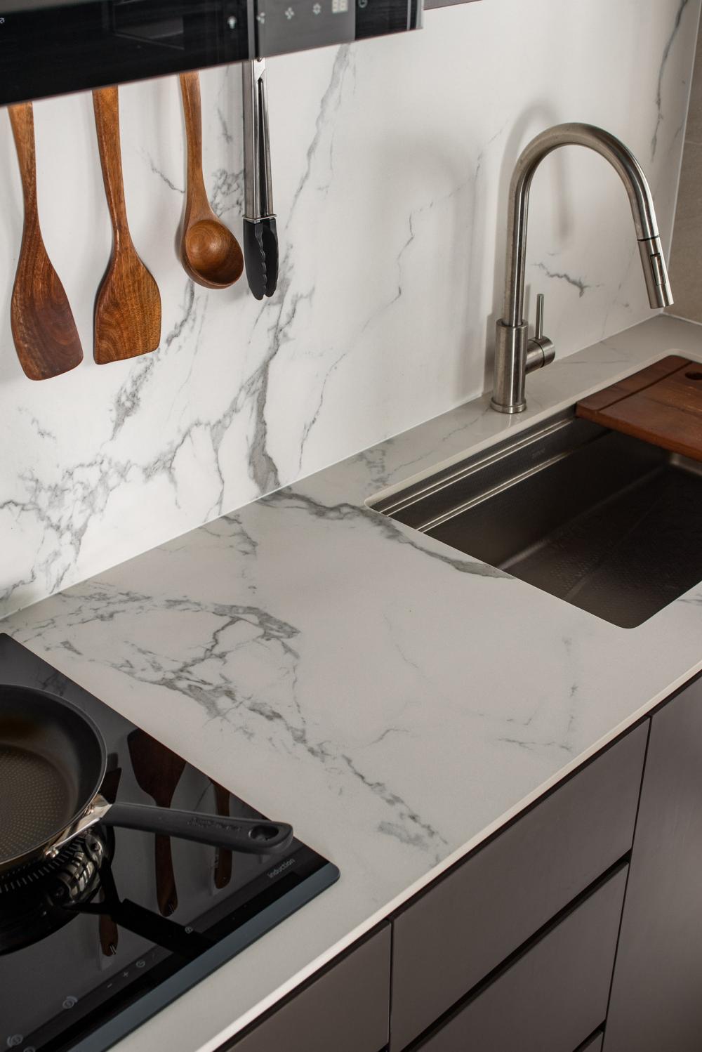 Contemporary Kitchen with Countertop and Cupboard