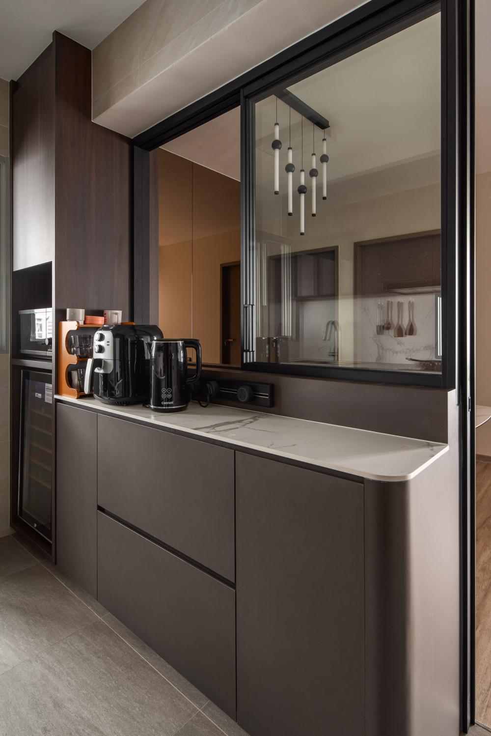 Contemporary Kitchen with Countertop and Open Kitchen