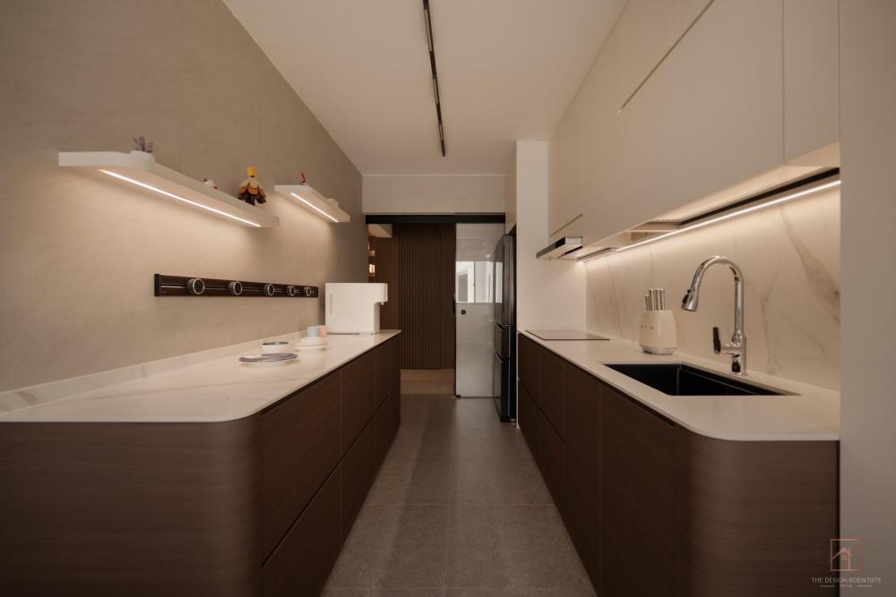 Minimalist Kitchen with Kitchen Island and Kitchen Backsplash