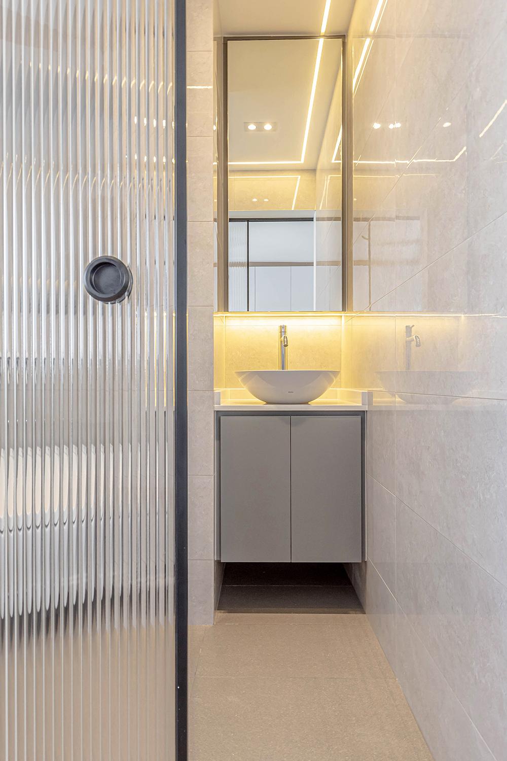 Scandinavian Bathroom with Homogeneous Tiles and Mirror