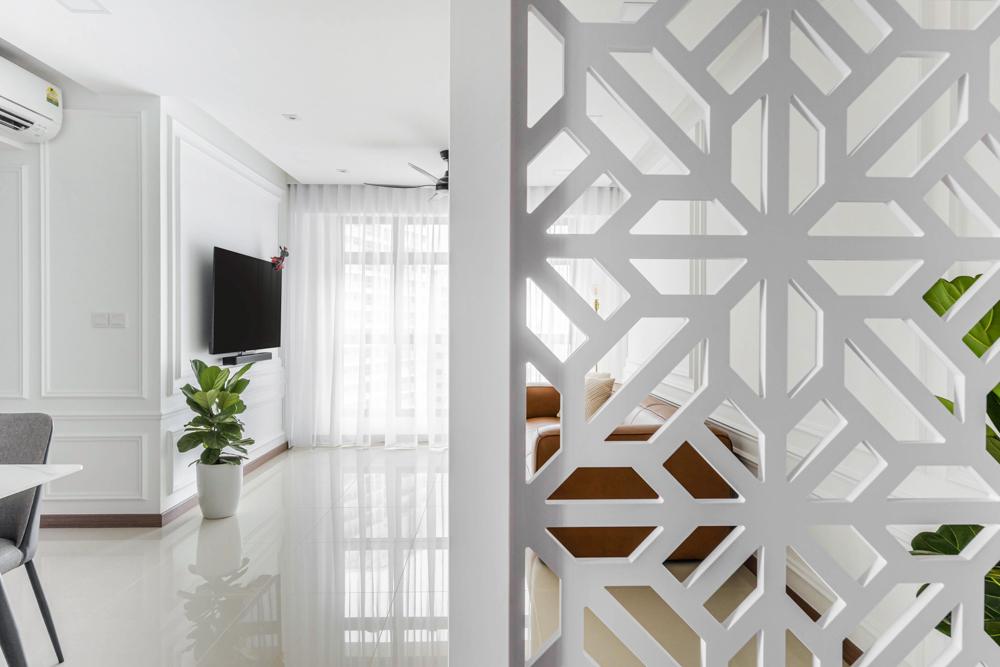 Transitional Living Room with Homogeneous Tiles and Feature Wall