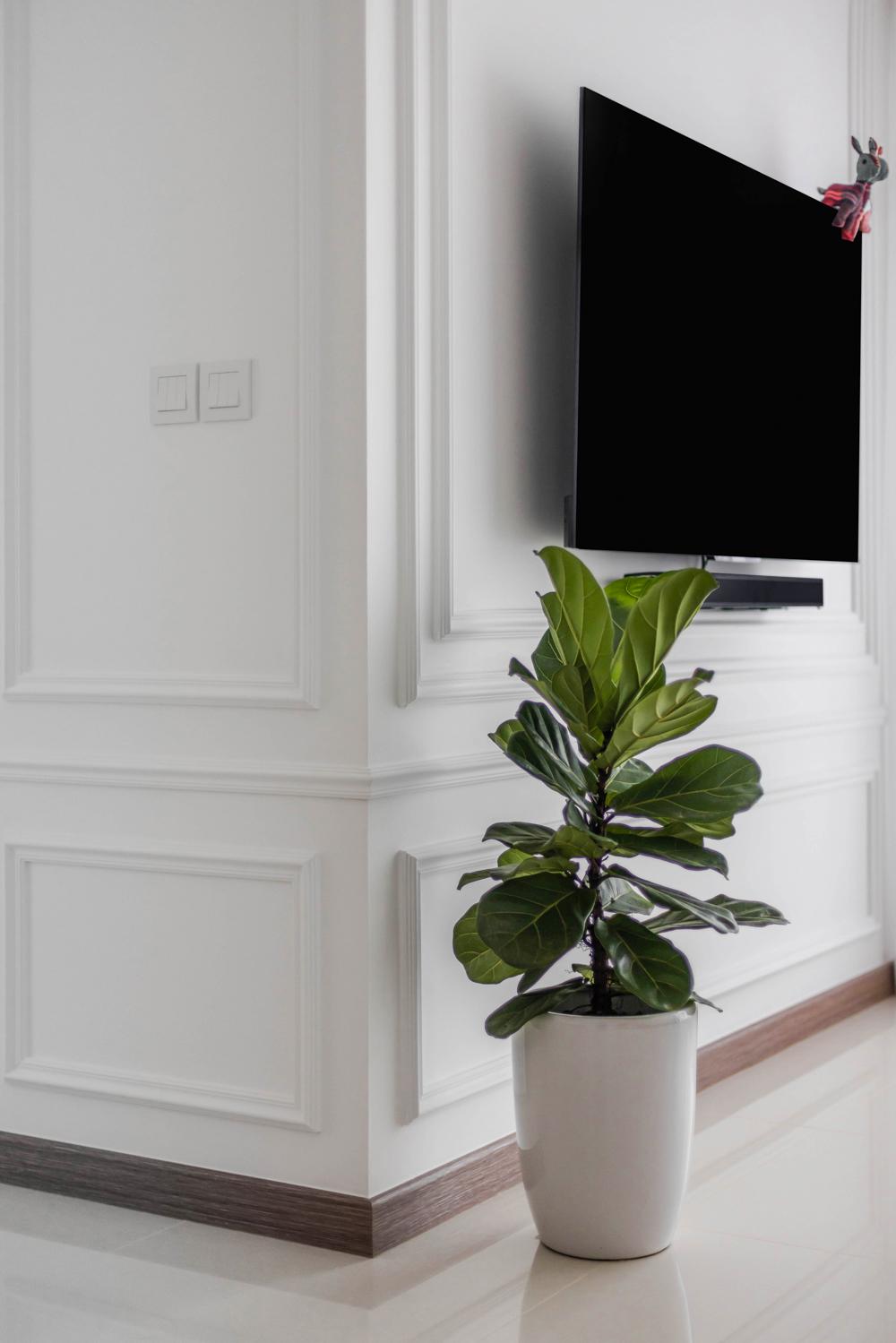 Transitional Living Room with Homogeneous Tiles and Feature Wall