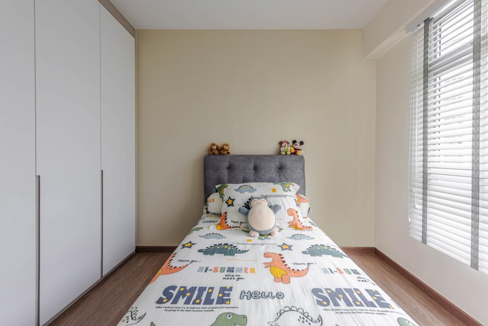 Transitional Bedroom with Vinyl Flooring and Wardrobe