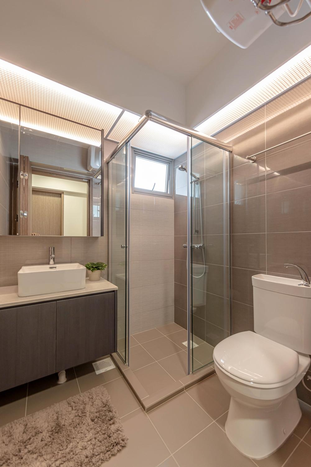 Transitional Bathroom with Homogeneous Tiles and Mirror