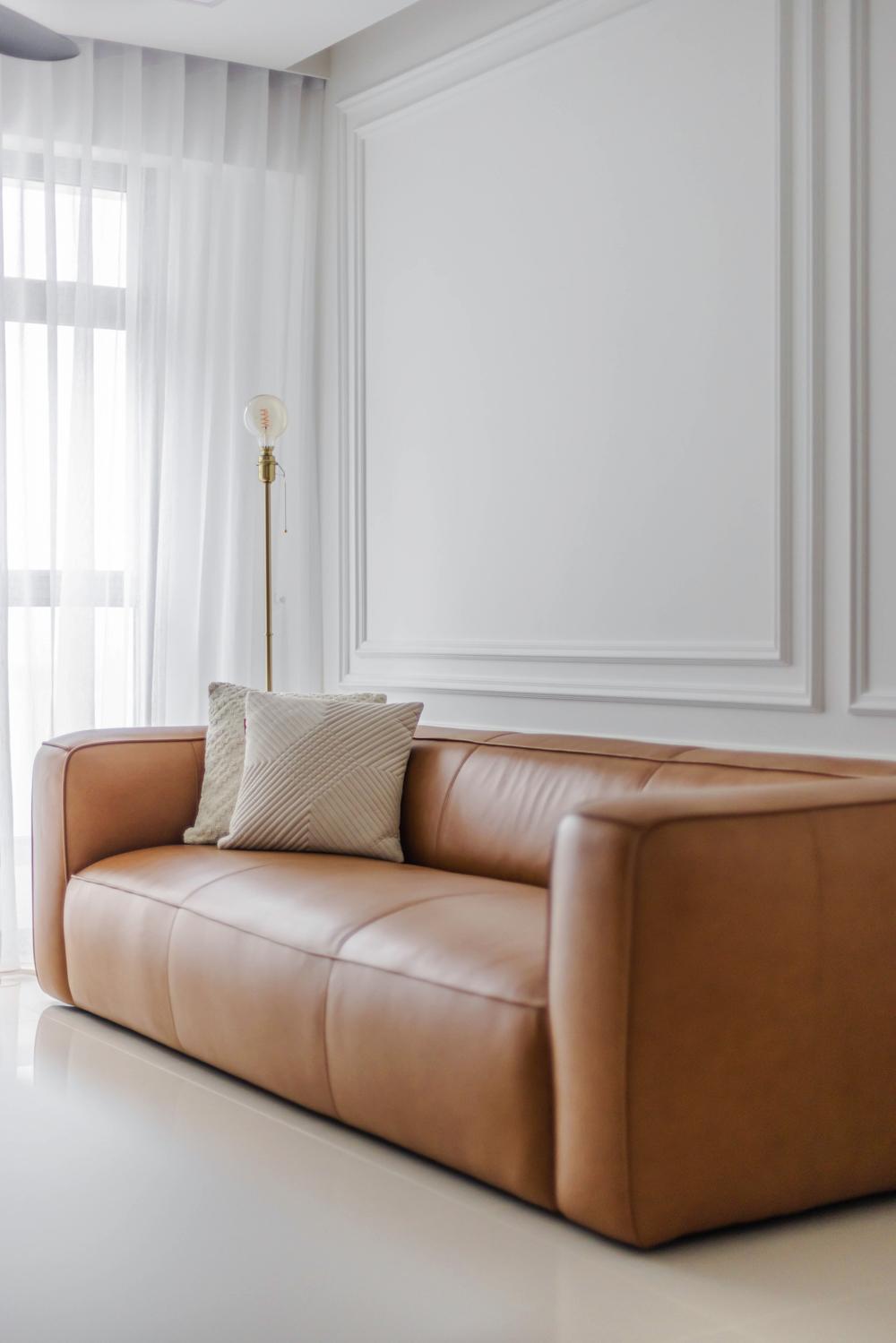 Transitional Living Room with Homogeneous Tiles and Feature Wall