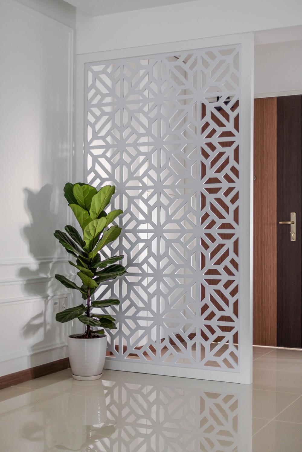 Transitional Foyer with Homogeneous Tiles and Feature Wall