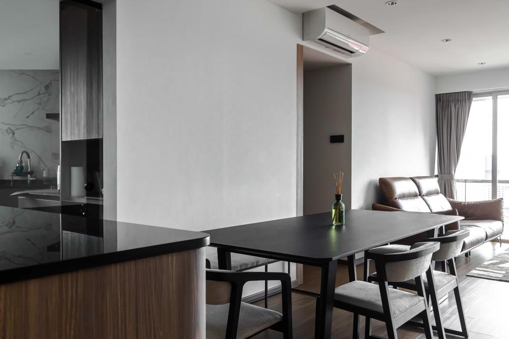 Contemporary Dining Room with Vinyl Flooring and Dining Table