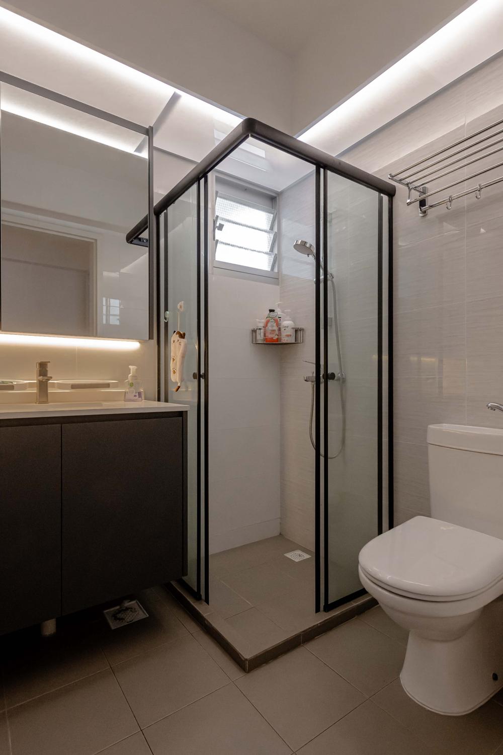 Scandinavian Bathroom with Homogeneous Tiles and Mirror