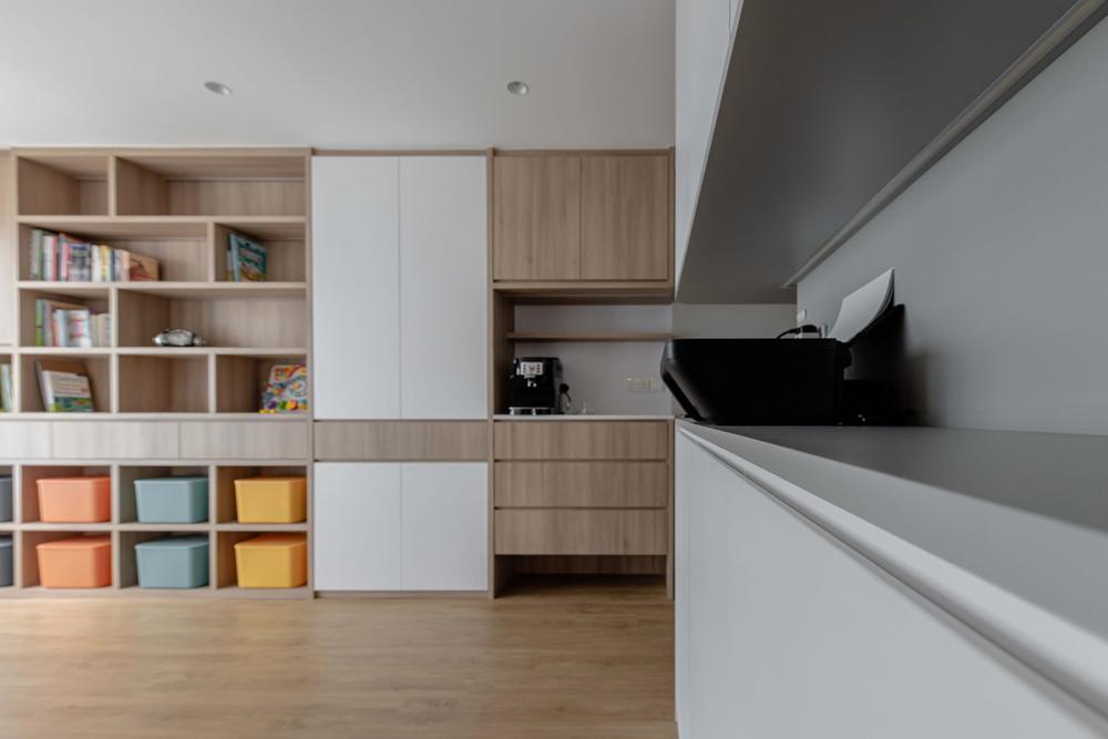 Scandinavian Living Room with Bookshelf and Vinyl Flooring