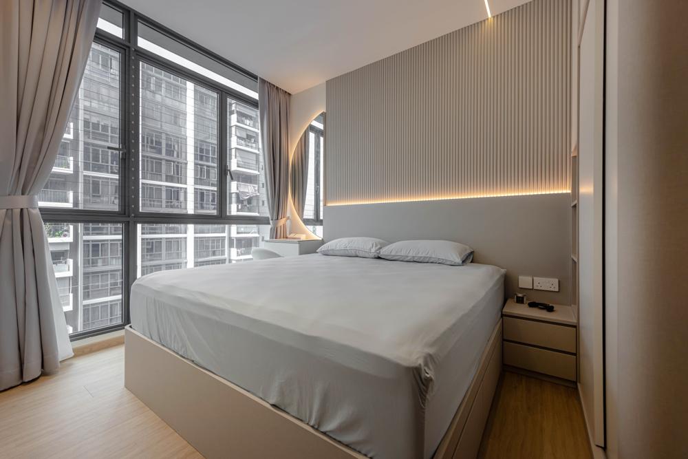 Modern Bedroom with Feature Wall and Wardrobe