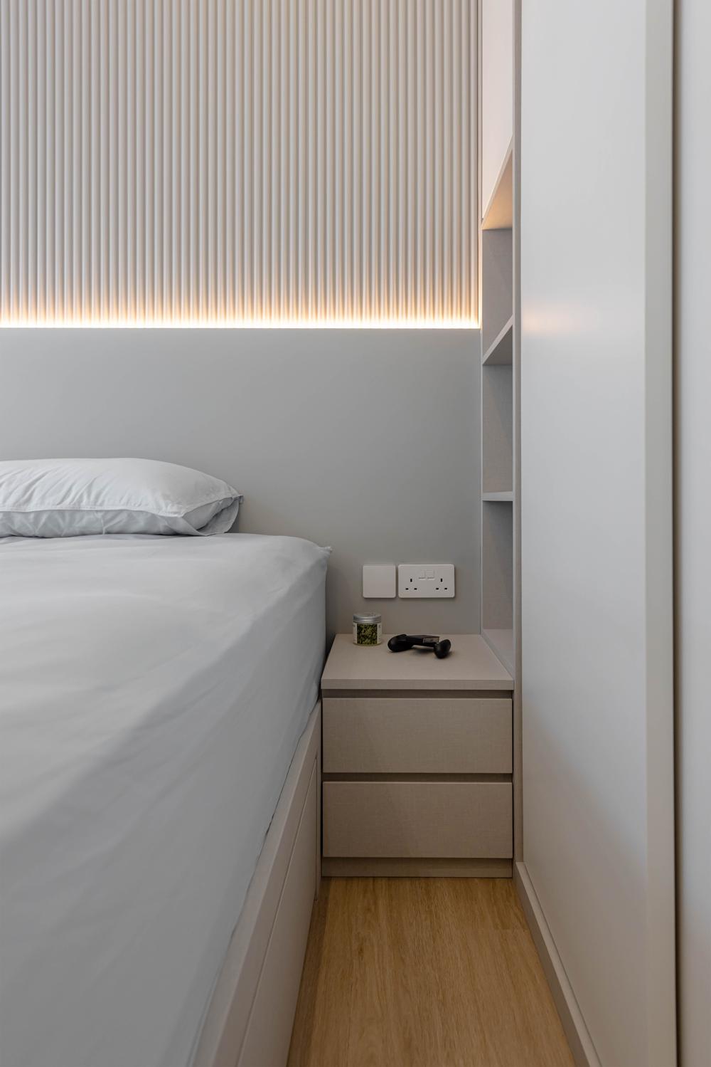 Modern Bedroom with Feature Wall and Wardrobe
