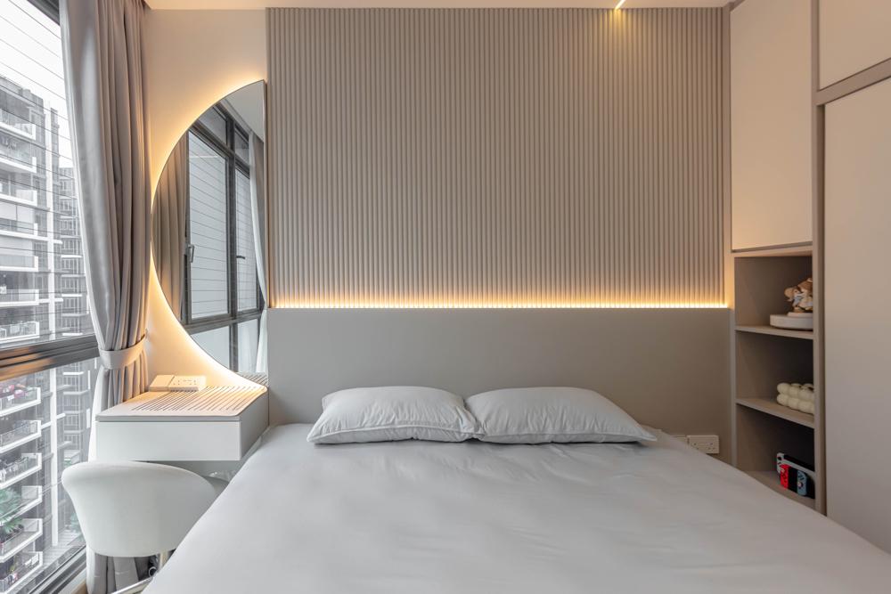 Modern Bedroom with Feature Wall and Mirror