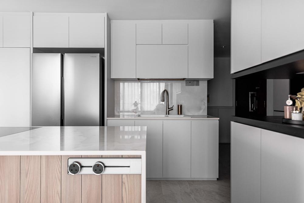 Modern Kitchen with Marble Floor and Kitchen Island