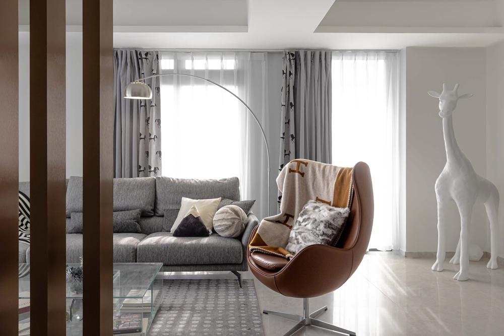 Modern Living Room with Feature Wall and Curtain
