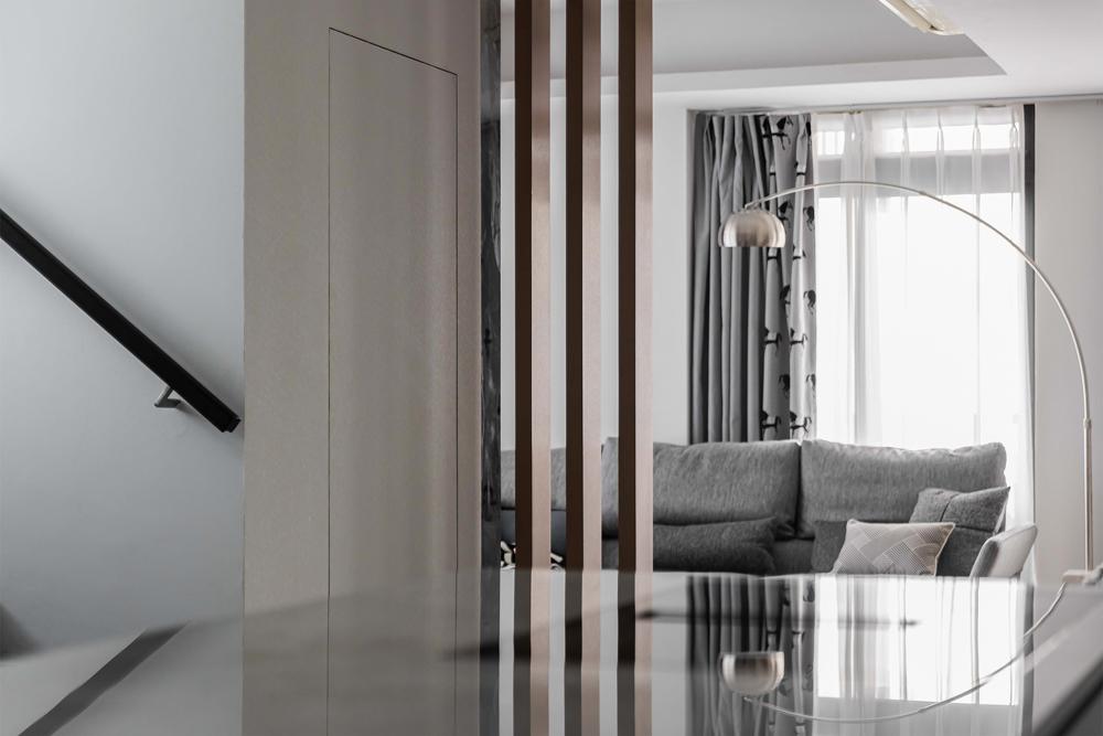 Modern Living Room with Feature Wall and Curtain