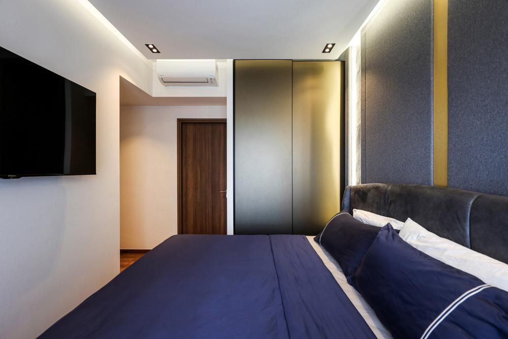Modern Bedroom with Feature Wall and Wardrobe