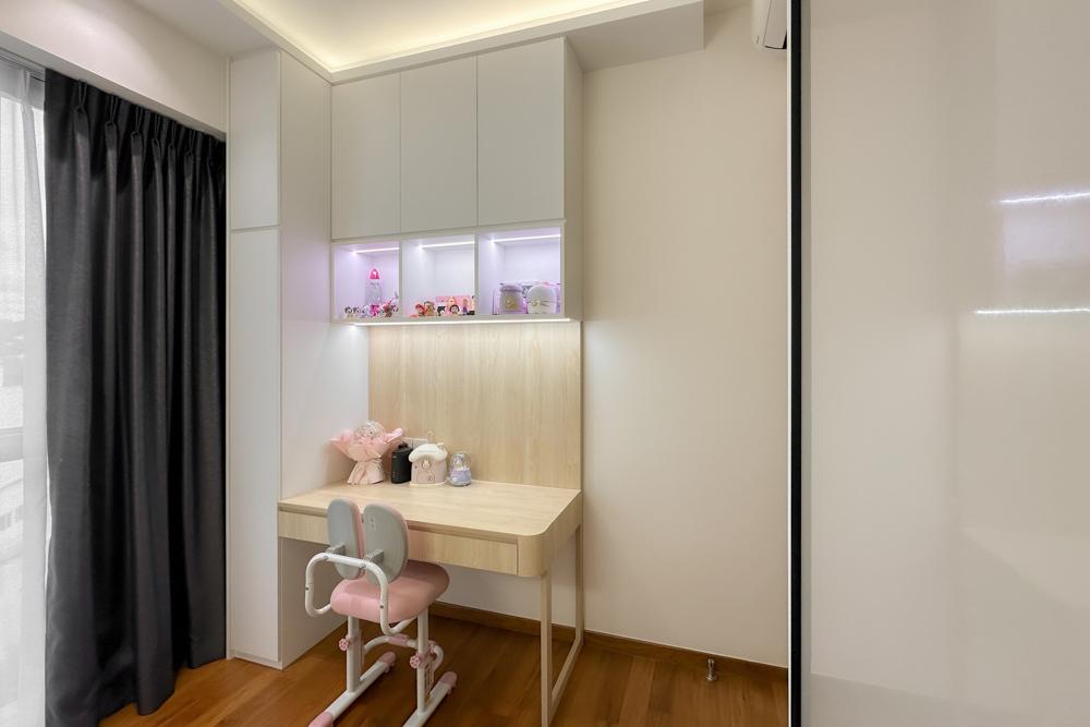 Modern Bedroom with Storage Cabinets and Display Cabinets