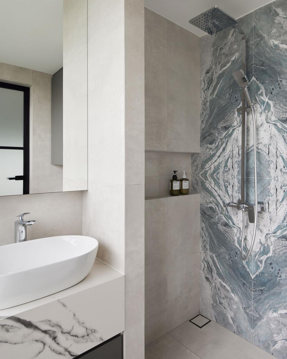 Minimalist Bathroom with Countertop and Homogeneous Tiles