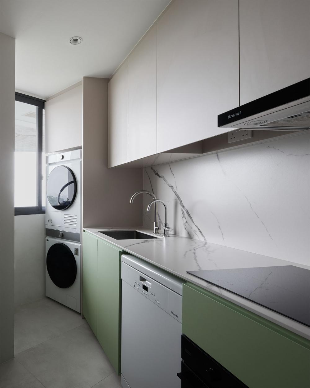 Minimalist Kitchen with Countertop and Homogeneous Tiles