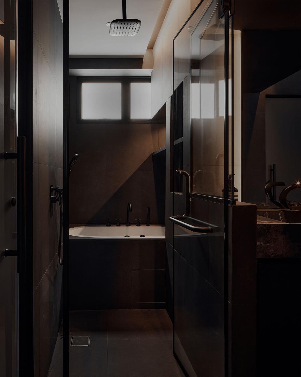 Contemporary Bathroom with Mirror and Mosaic