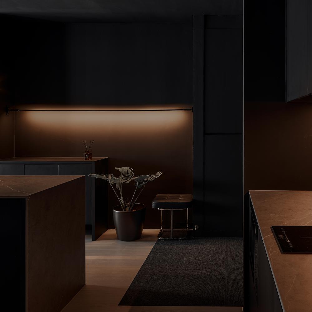 Contemporary Kitchen with Vinyl Flooring and Marble Floor