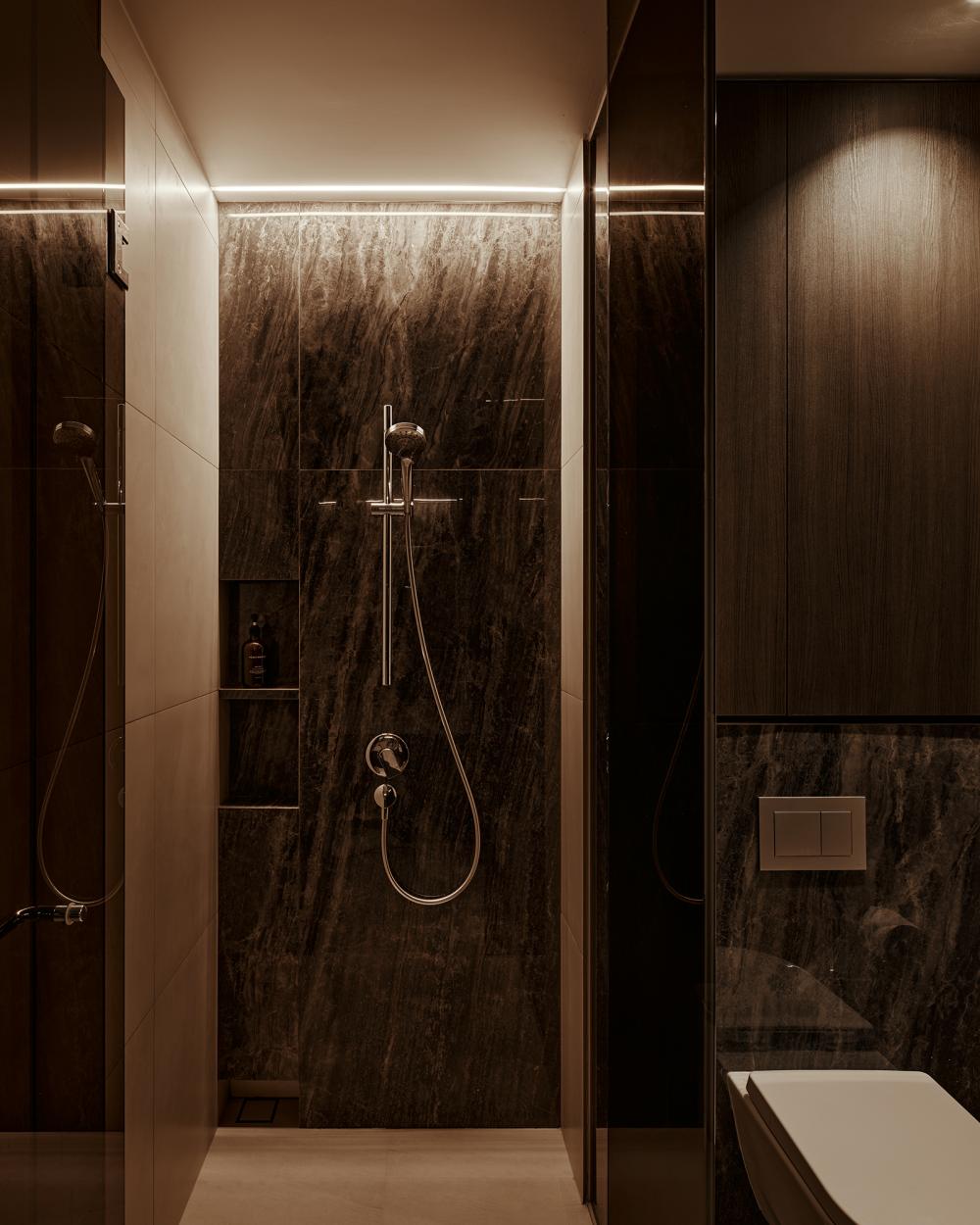 Contemporary Bathroom with Herringbone Tiling and Marble Floor