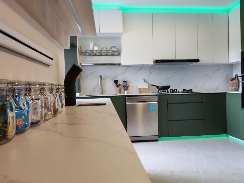 Contemporary Kitchen with Countertop and Homogeneous Tiles