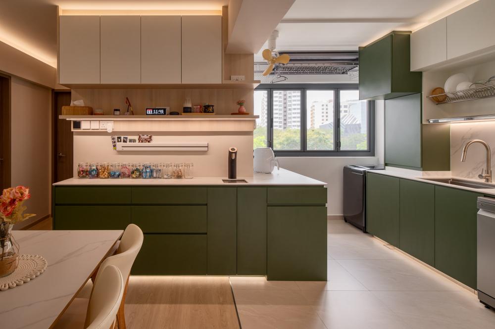 Contemporary Kitchen with Countertop and Open Kitchen