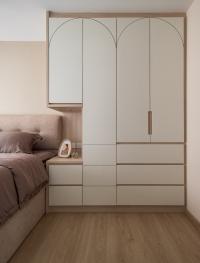 Contemporary Bedroom at 233C UPPER ALJUNIED ROAD