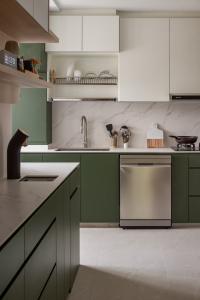 Contemporary Kitchen at 233C UPPER ALJUNIED ROAD