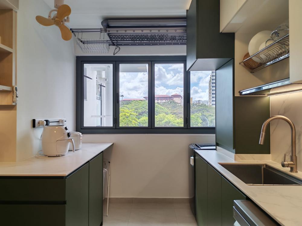 Contemporary Kitchen with Countertop and Homogeneous Tiles