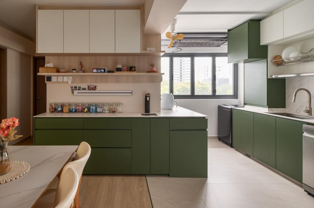 Contemporary Kitchen with Countertop and Open Kitchen